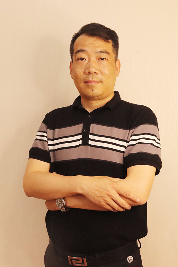 米脂冯少坤 本科学历,毕业于陕西师范大学